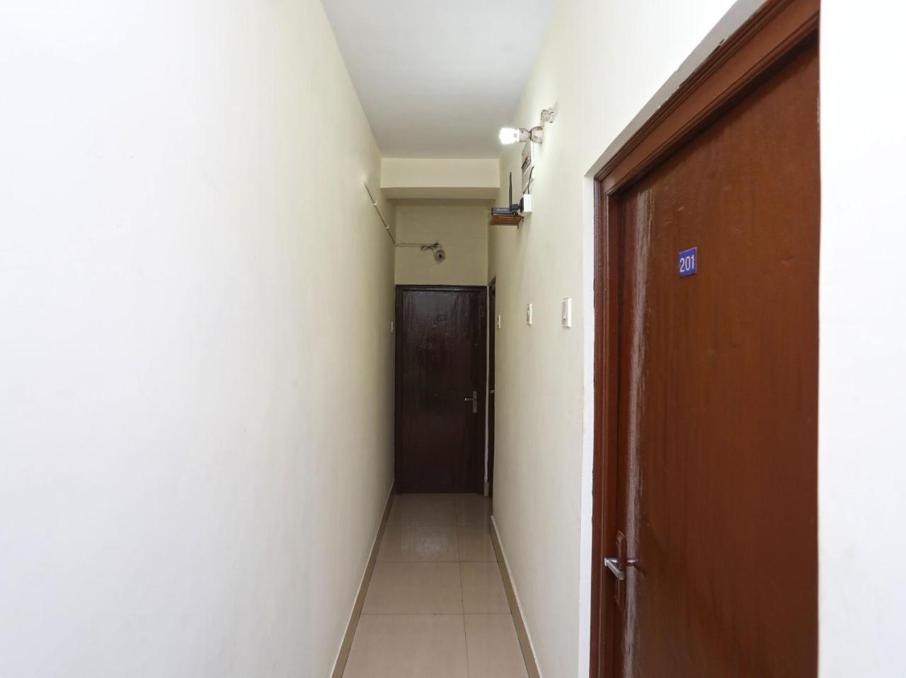 Oyo 13906 Vinita Inn Santragachi Ngoại thất bức ảnh